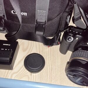 Canon Eos 70d With Tamron‎ 18-200 Mm Lens ,bag ,extra Battery And Charger